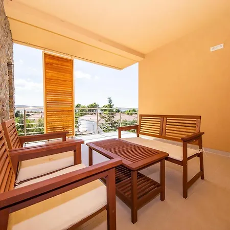 Francesca Apartman Starigrad-Paklenica