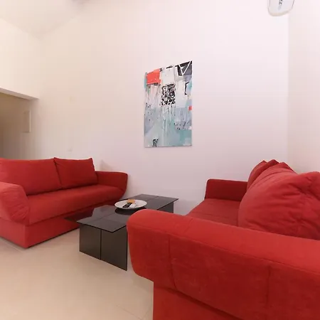 Francesca Apartment *