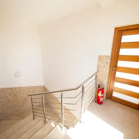 Francesca Apartman *